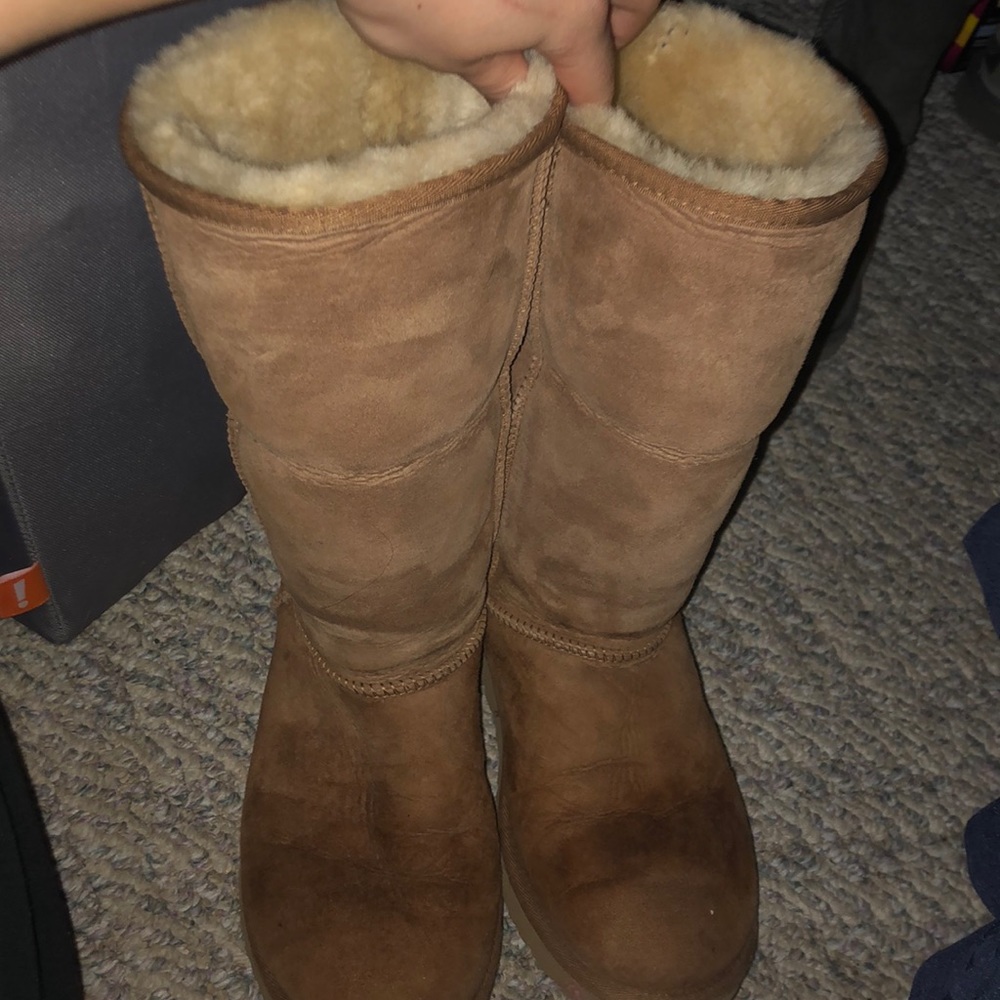 Tan Uggs